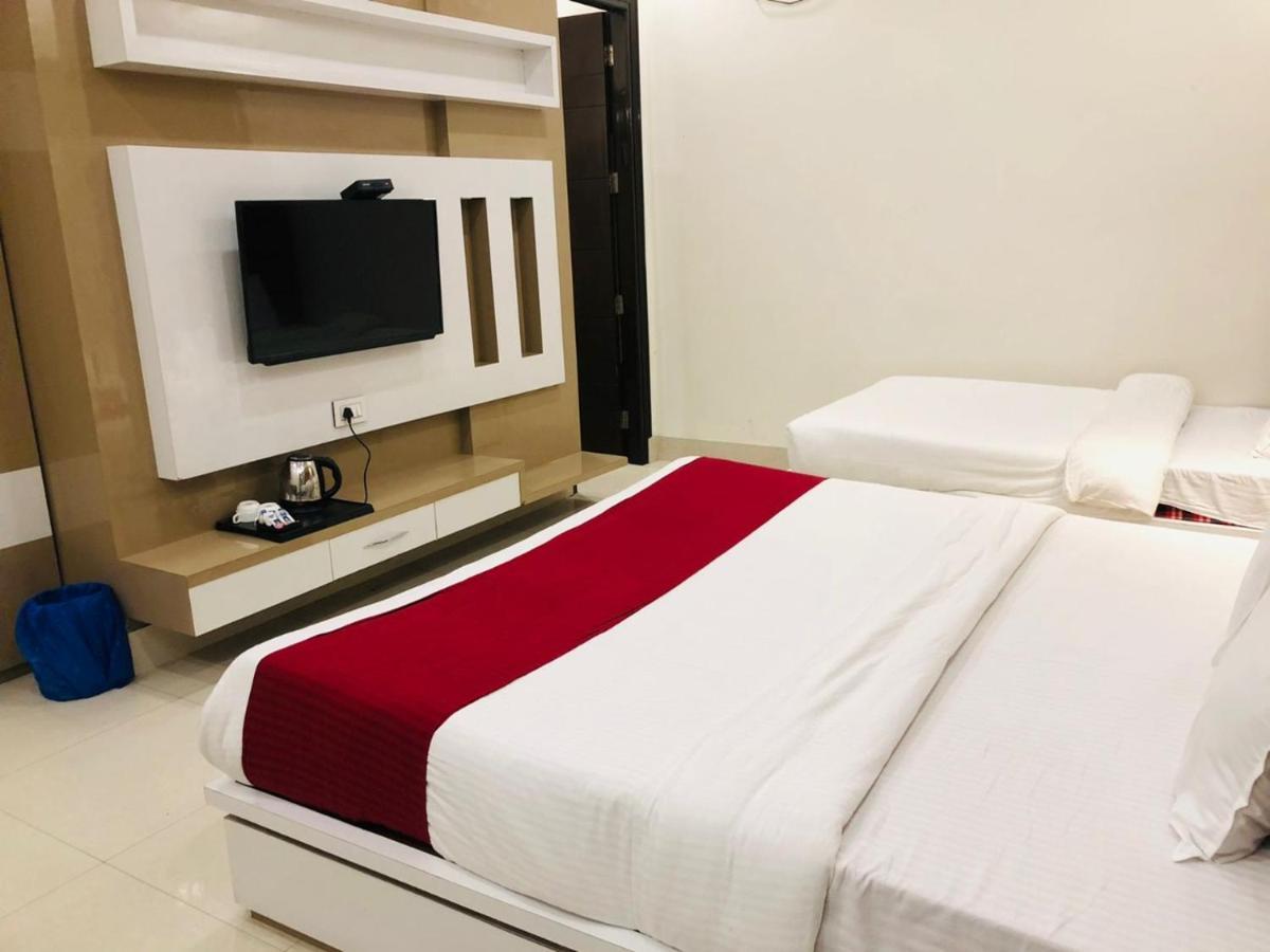 Hotel Blessing Bells, Fāzilka Екстериор снимка